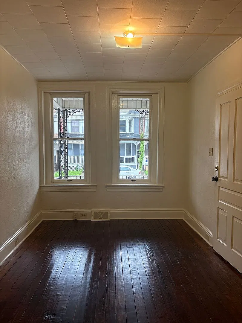 1 Bedroom Apartment Available Now Section 8 Accepted! — Photo 2
