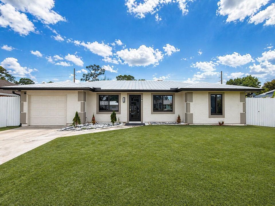 1st image of 568 SE Chapman Avenue