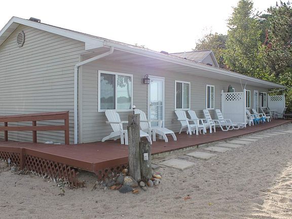 2nd image of 117 8th St