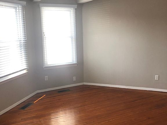 3rd image of 106 Park Ave