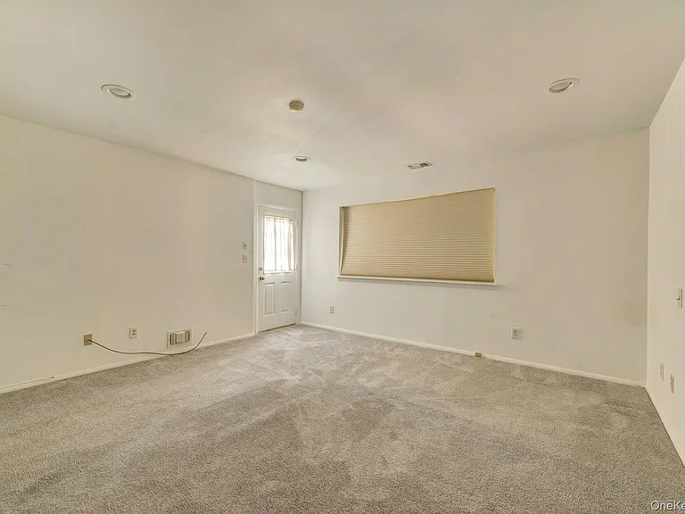 367 Seabreeze Ct — Photo 13