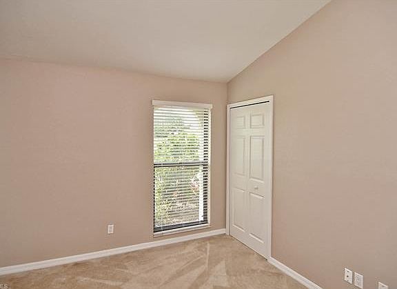 4th image of 1005 SW 34th Ter