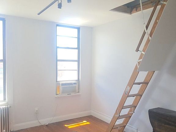 2nd image of 83 Clay St APT 1