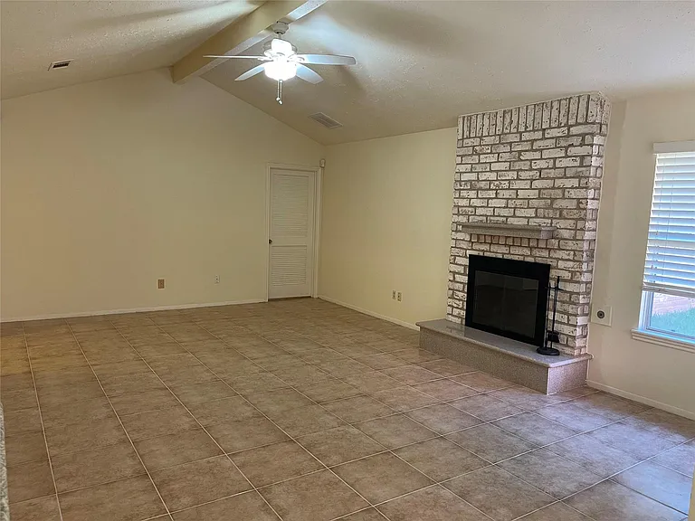 3115 Jenny Dr — Photo 7