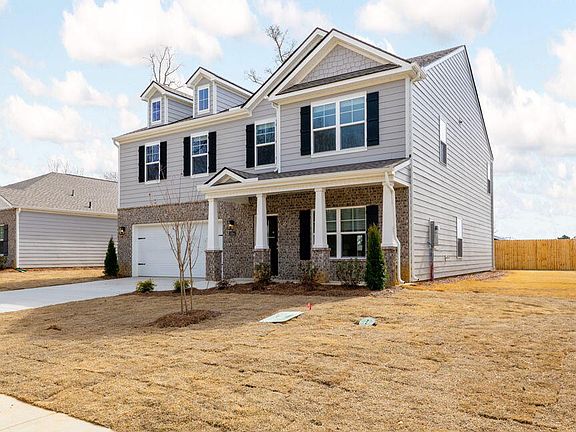 3rd image of 2078 Fairview Hills Dr NE