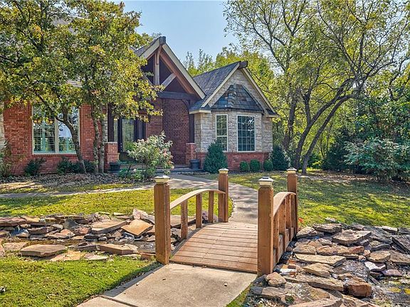 4th image of 6300 Stone Hill Dr
