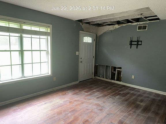 2nd image of 1323 Chestnut St