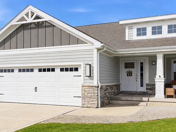 2nd image of 10870 Scarlett Oak Dr
