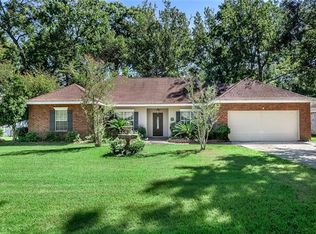 216 Richland Dr E, Mandeville, LA 70448