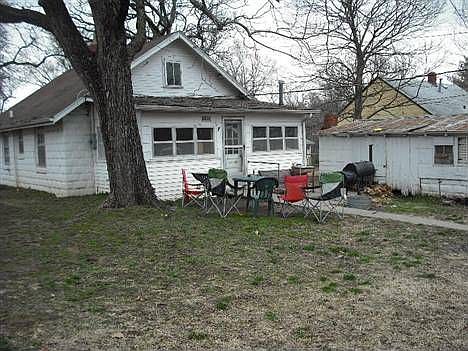 2nd image of 220 W Joe Davis St