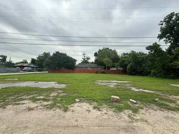 3518 E Lockwood Dr, Houston, TX 77026