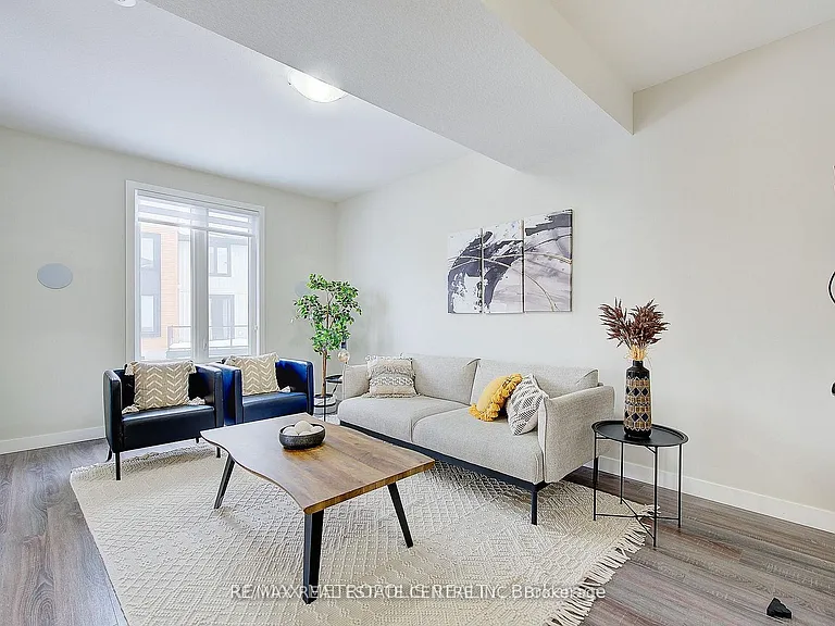 996 West Village Sq — Photo 8
