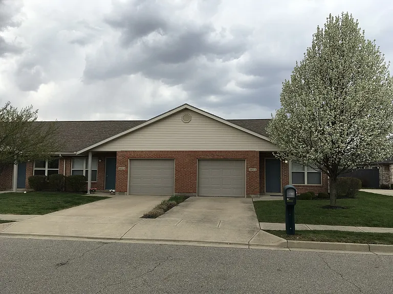 2271 Shamrock Ln — Photo 3