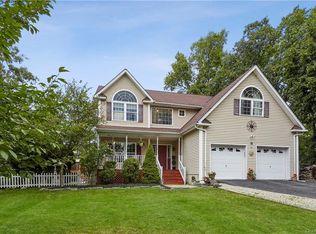 22 E Green Rd, Rock tavern, NY 12575