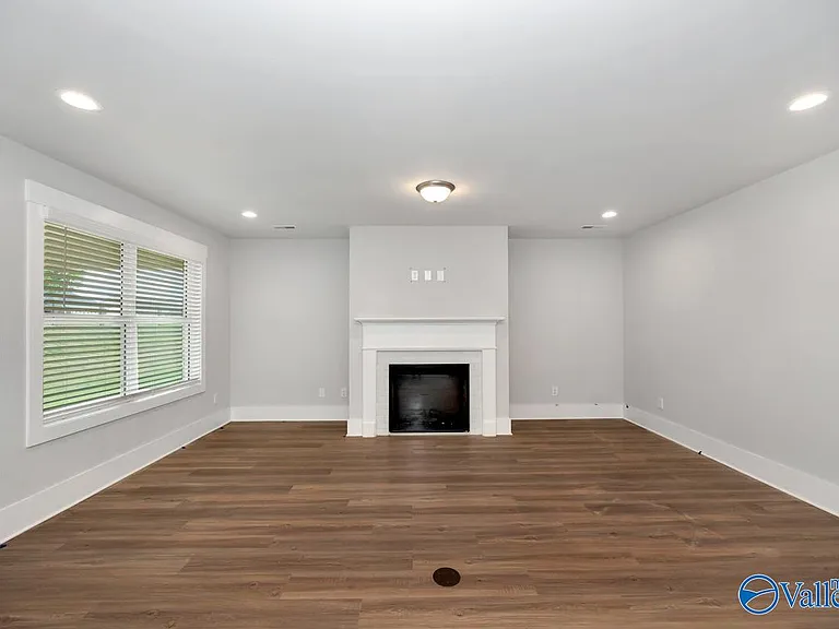 100 River Springs Ct — Photo 11