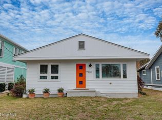 202 S 4th St, Carolina Beach, NC 28428