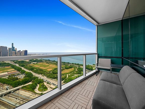 5th image of 1201 S Prairie Ave APT 3602