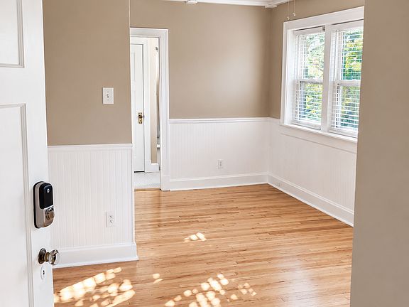 2nd image of 5403 Quincy St #2E