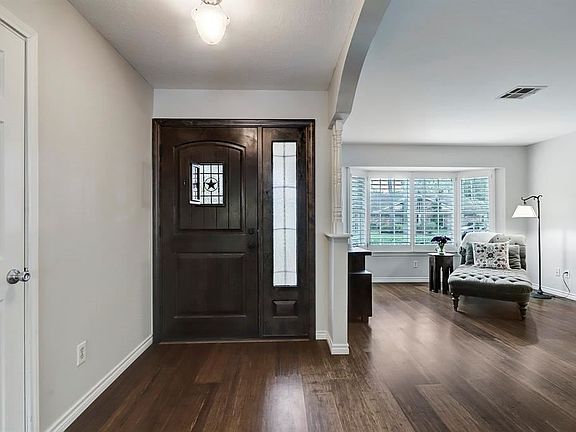 4th image of 10622 Sugar Hill Dr