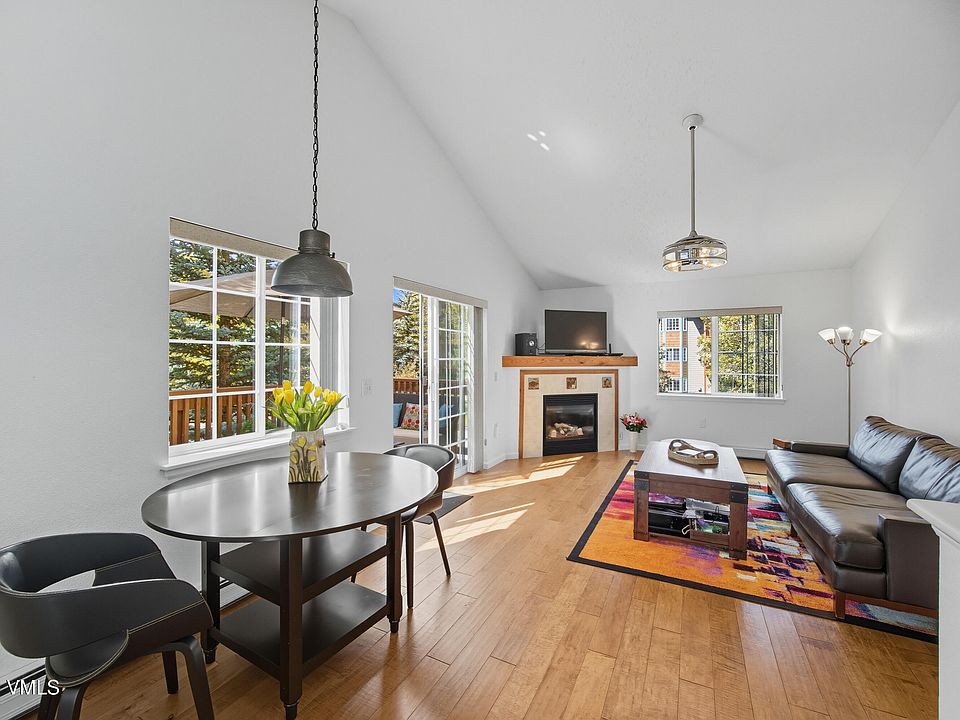 1st image of 1304 Crazy Horse Cir