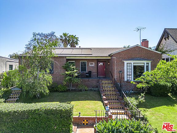2nd image of 2250 Micheltorena St