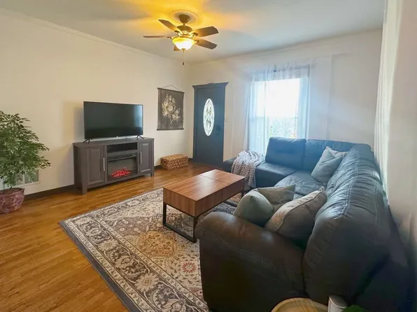 901 Pierre St #Id1594724p, Manhattan, KS 66502