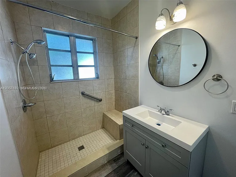 1520 SW 10th St — Photo 15