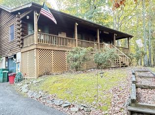 2119 Meadowlark Cir, Bushkill, PA 18324