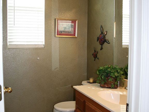 5th image of 706 Ward Way
