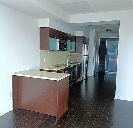 2nd image of 386 Yonge St #4616