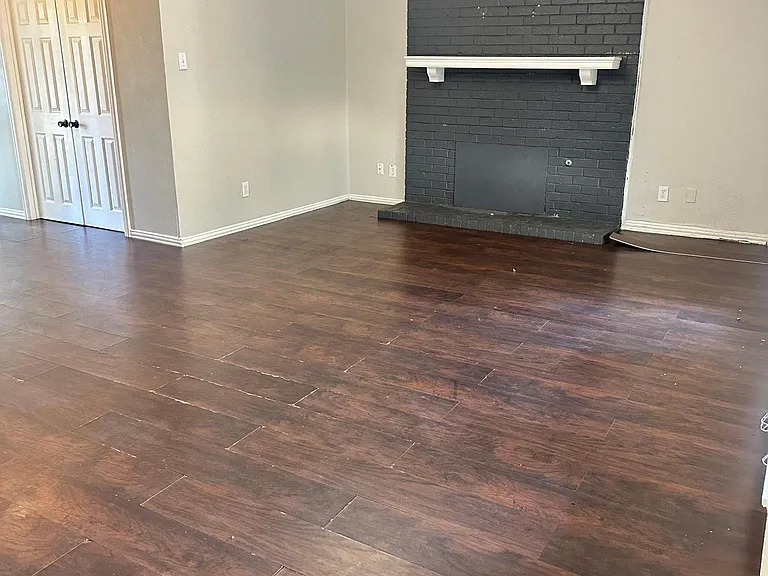 718 Pyramid Dr — Photo 1
