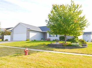 105 Highland Ave, Fairfax, IA 52228