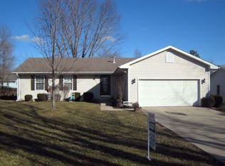 3718 Crestwood Circle Dr, Danville, IL 61832