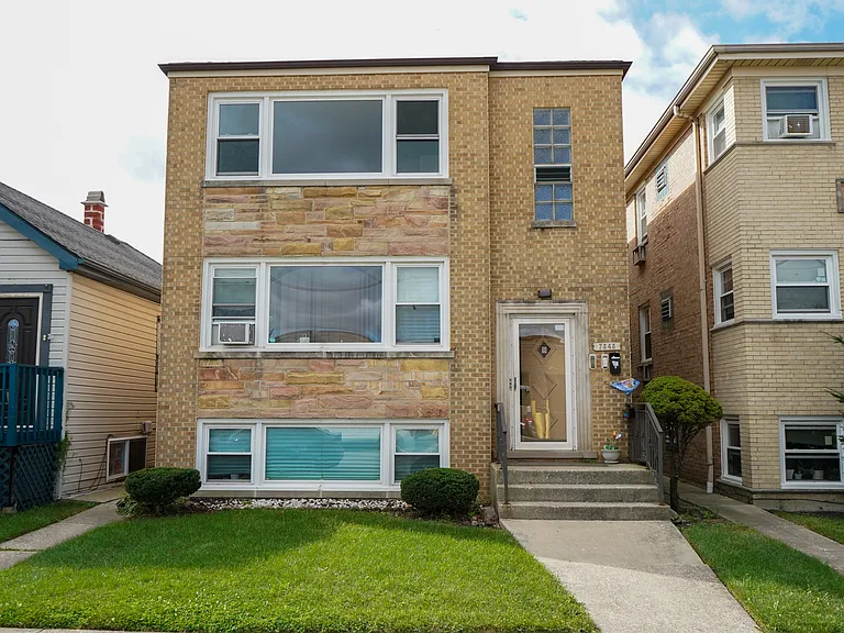 7343 W Fullerton Ave #2 — Photo 22