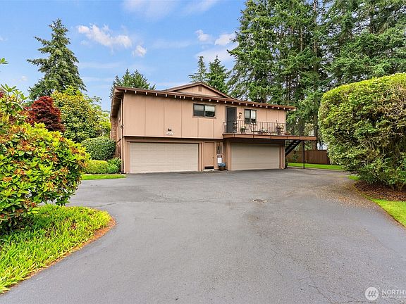 2nd image of 2826 Garden Court #B