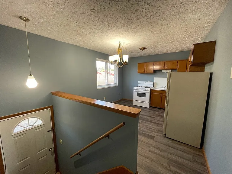 419 Austin Ave NW — Photo 3