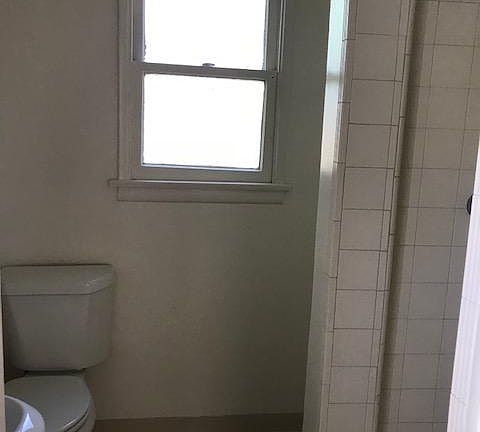 5th image of 812 21st St APT E