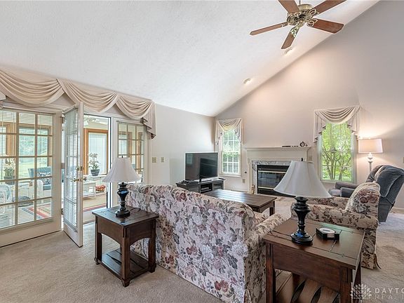 5th image of 800 Zengel Dr
