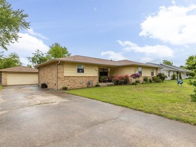 404 SW 20th St, Bentonville, AR, 72712