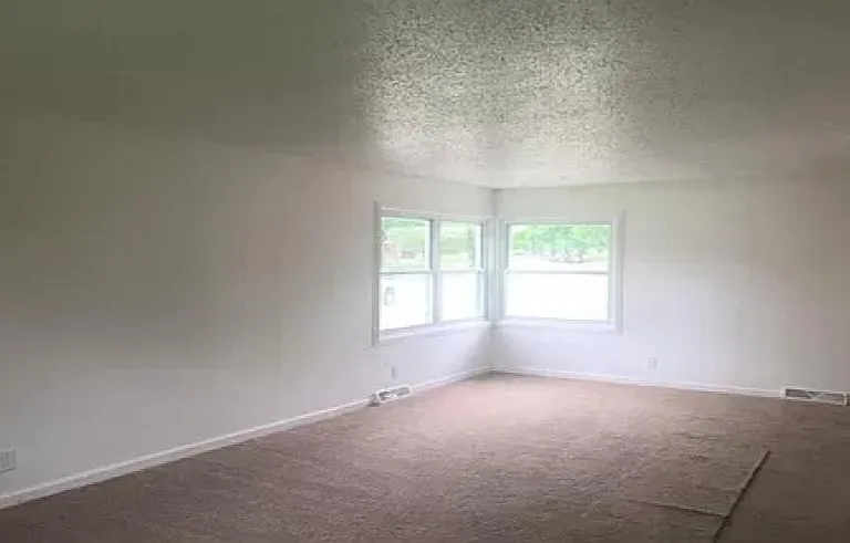 903 Scovill St — Photo 7