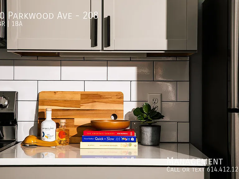 40 Parkwood Ave #208 — Photo 10