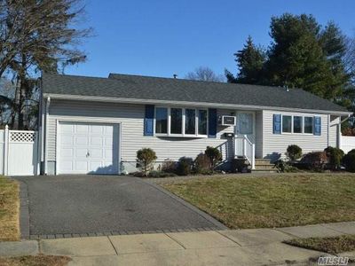 18 Whitetail Ln, Commack, NY, 11725