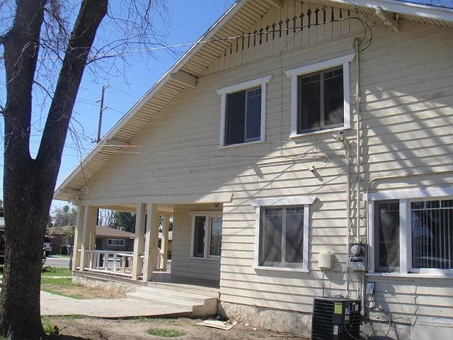 1st image of 667 E Shaver St