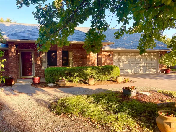 634 Maplewood Dr, Stephenville, TX 76401