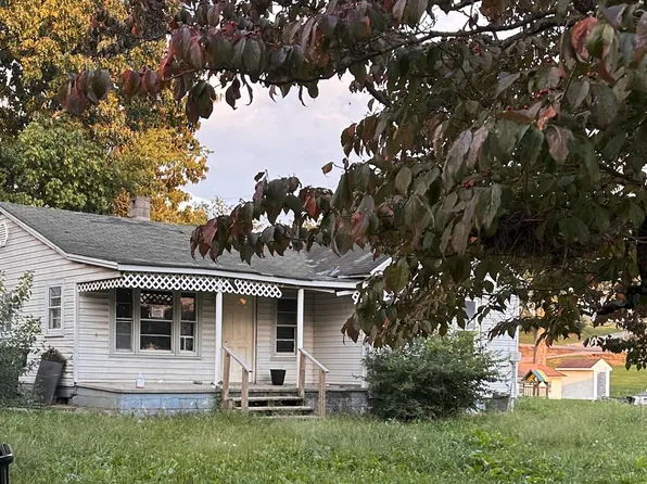 1725 Holdway St, Morristown, TN 37813
