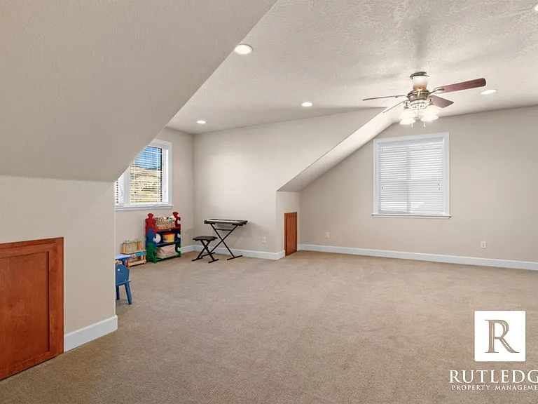 172 Willow Springs Dr — Photo 18