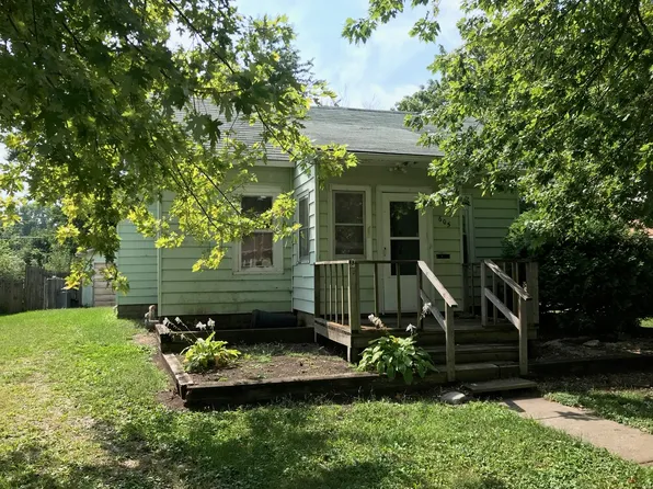 605 E Locust St, Fairbury, IL 61739