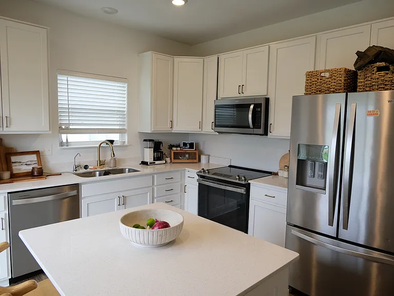 961 Capricorn Dr — Photo 4