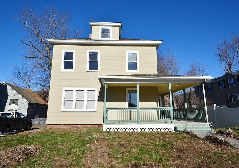 2nd image of 131 Lovell St