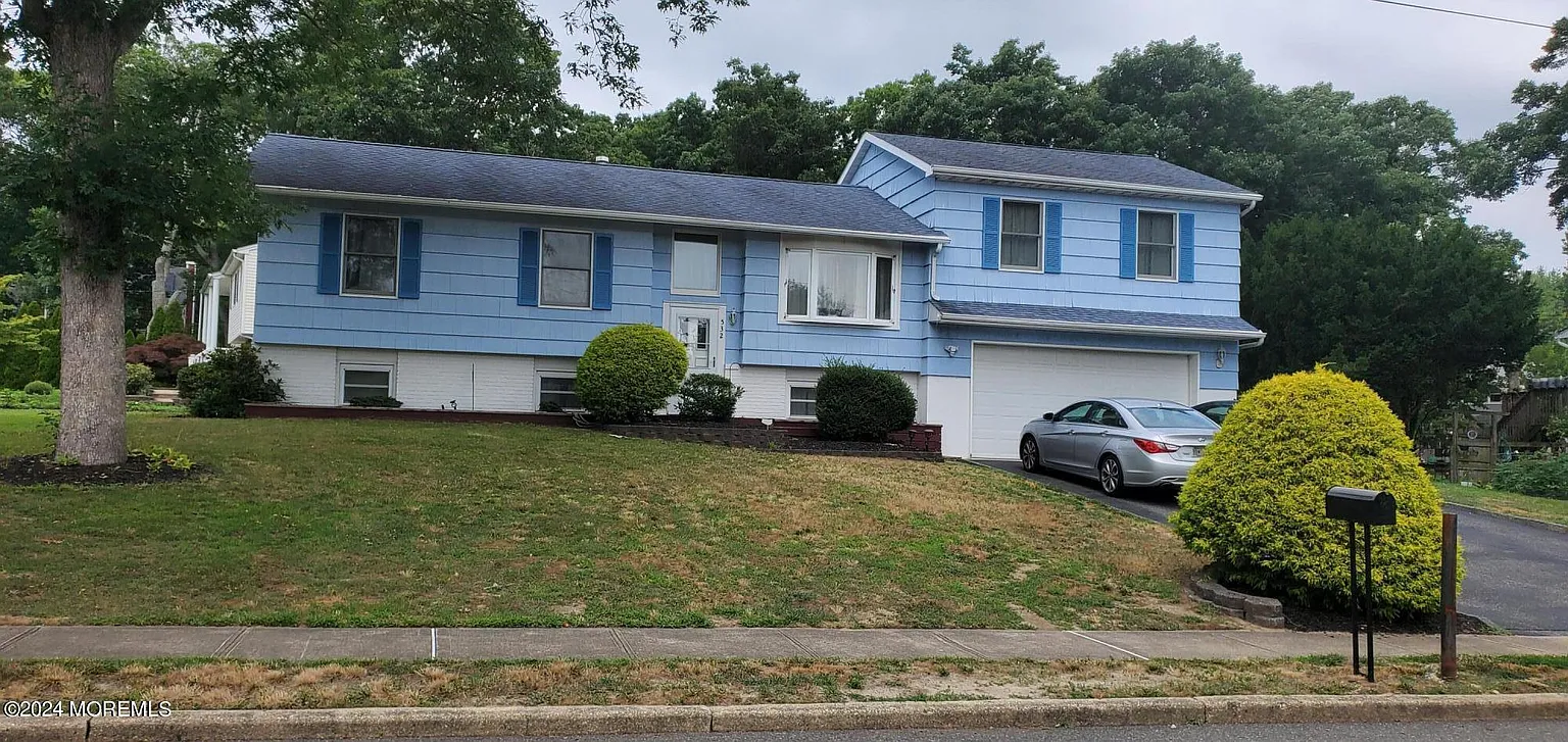 532 River Drive photo 1